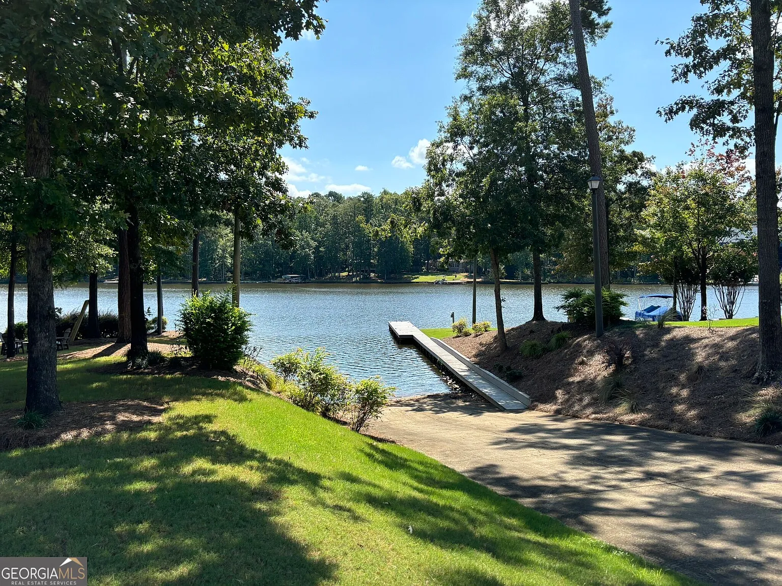 3 bed, 2.5 bath, 1750 sqft, $2,000 — Photo 3