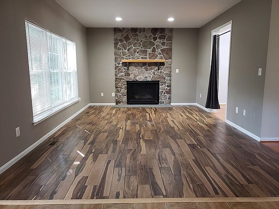 Family Room
19X13