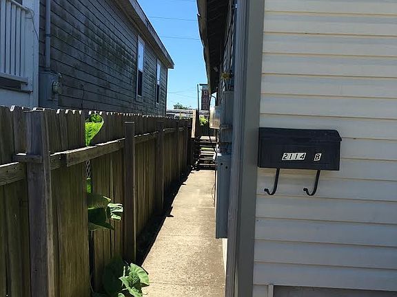 3rd image of 2114 Feliciana St #B