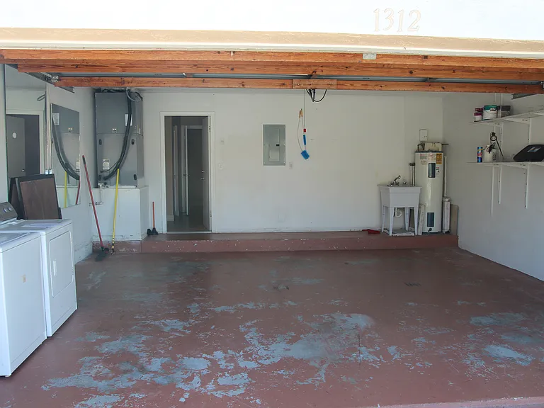 1312 SW 181st Ave — Photo 9