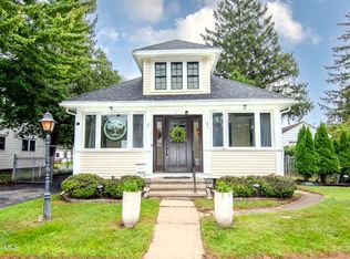 2 Ritchie Pl, Saratoga Springs, NY 12866