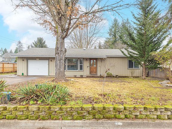 2nd image of 1077 SE Ashley Pl