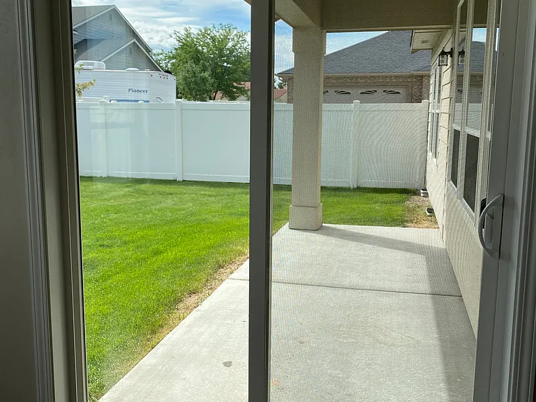 221 Canyon Crest Dr W — Photo 17