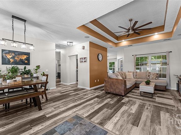 3rd image of 800 Hyacinth Circle