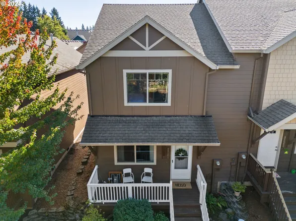 38564 Cascadia Village Dr, Sandy, OR 97055