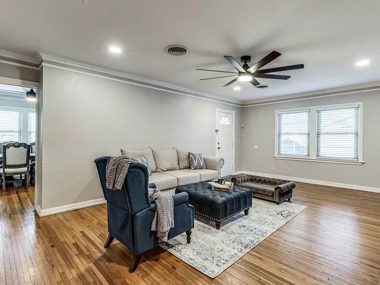 3624 W Biddison St — Photo 4