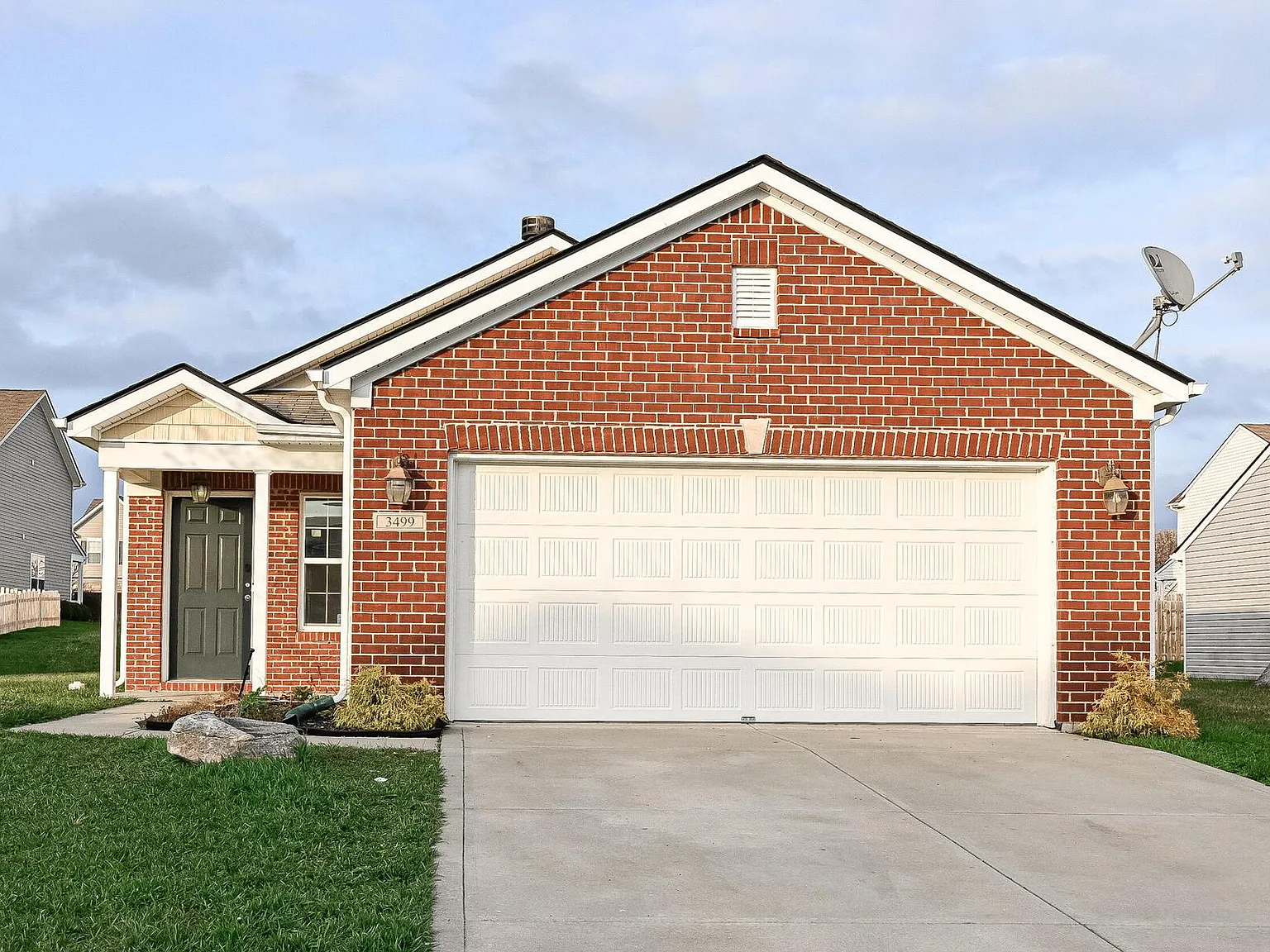 3 bed, 1254 sqft, $1,900 — Photo 2
