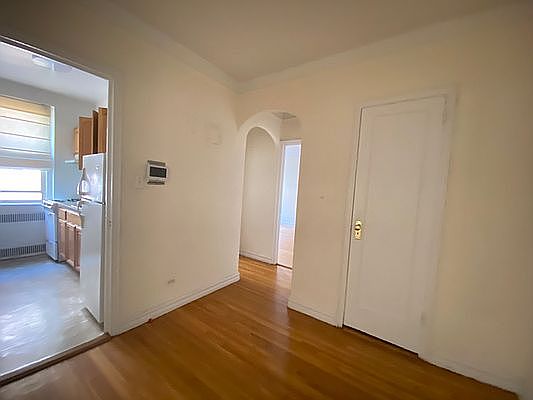 4th image of 4135 45th St APT 4C