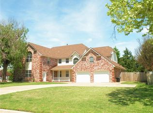 5725 NW 37th St, Warr Acres, OK 73122