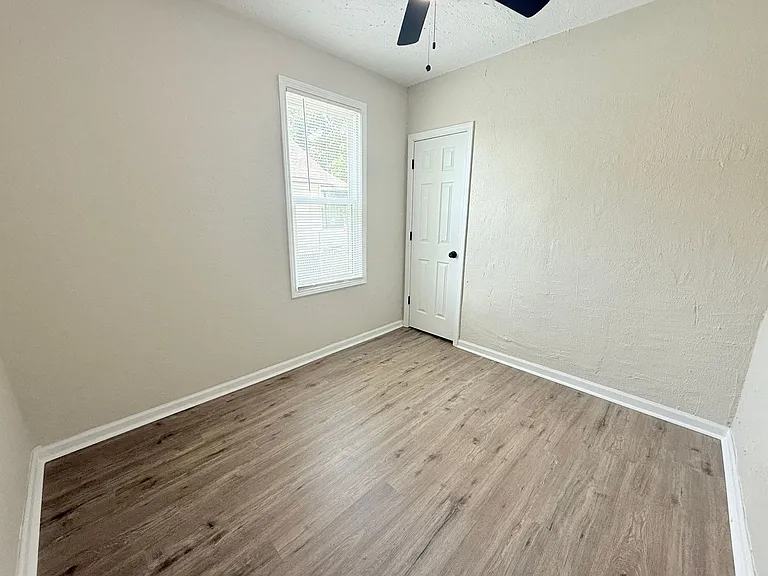 8772 Traverse St — Photo 9