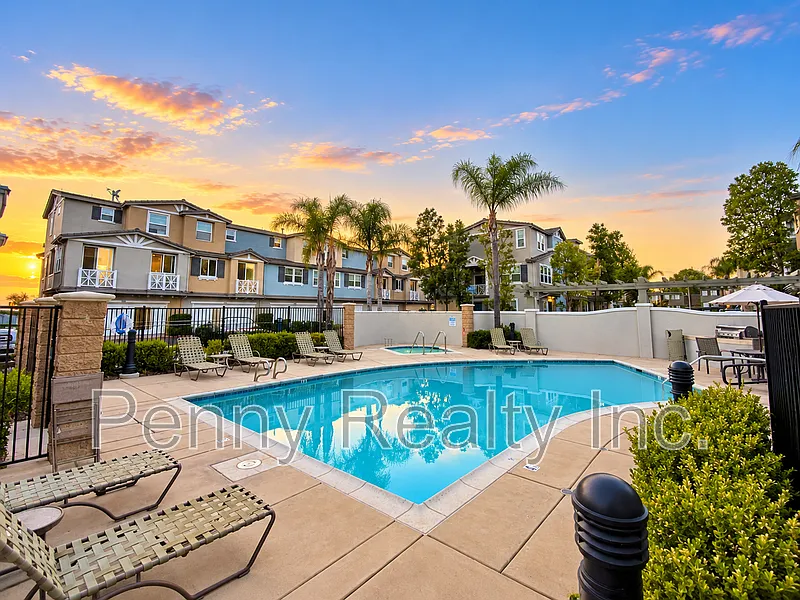 3011 Pacific Palm Way