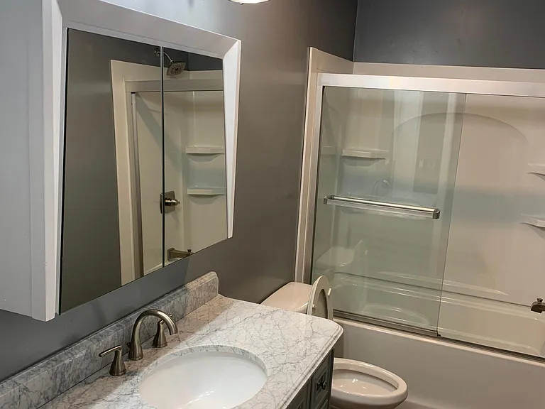 135 W Union St #A — Photo 7