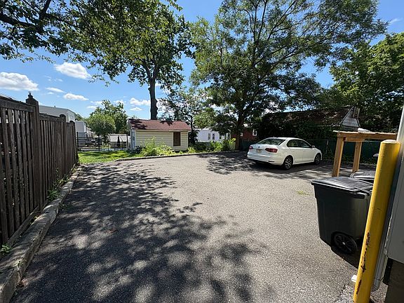 2nd image of 50 Brookwood Dr Floor 2