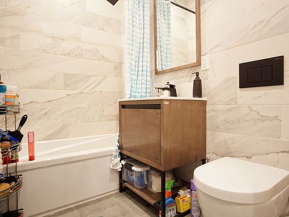 5th image of 492 Gates Ave APT 3B