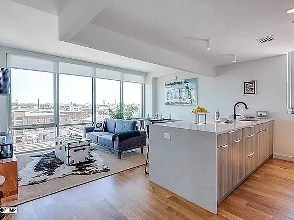 211 McGuinness Blvd #724