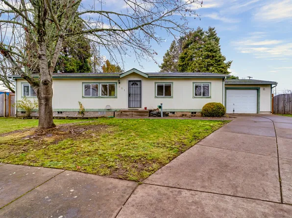 301 Smith Loop, Springfield, OR 97478