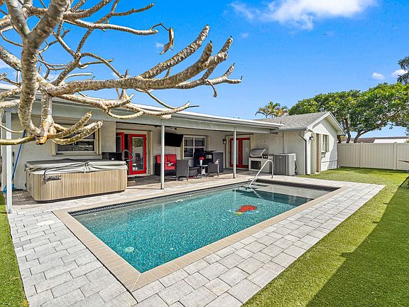 2nd image of 1375 SW 29th Avenue