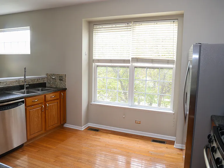 217 Comstock Dr — Photo 23