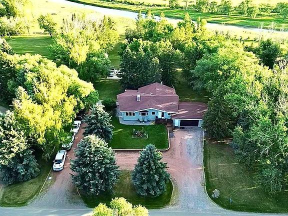2nd image of 207 E Moon River Dr