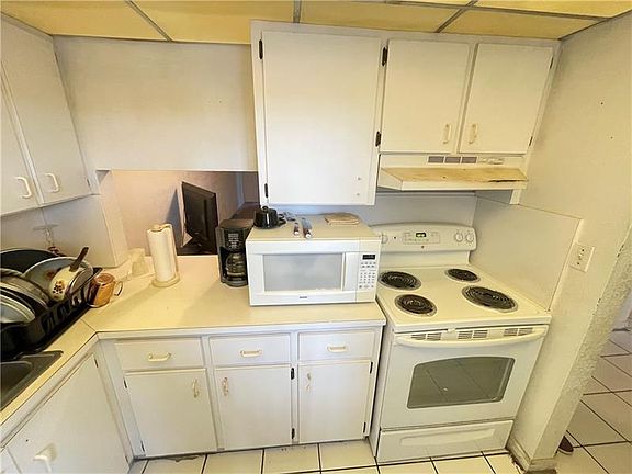 2nd image of 505 NW 177th St APT 111
