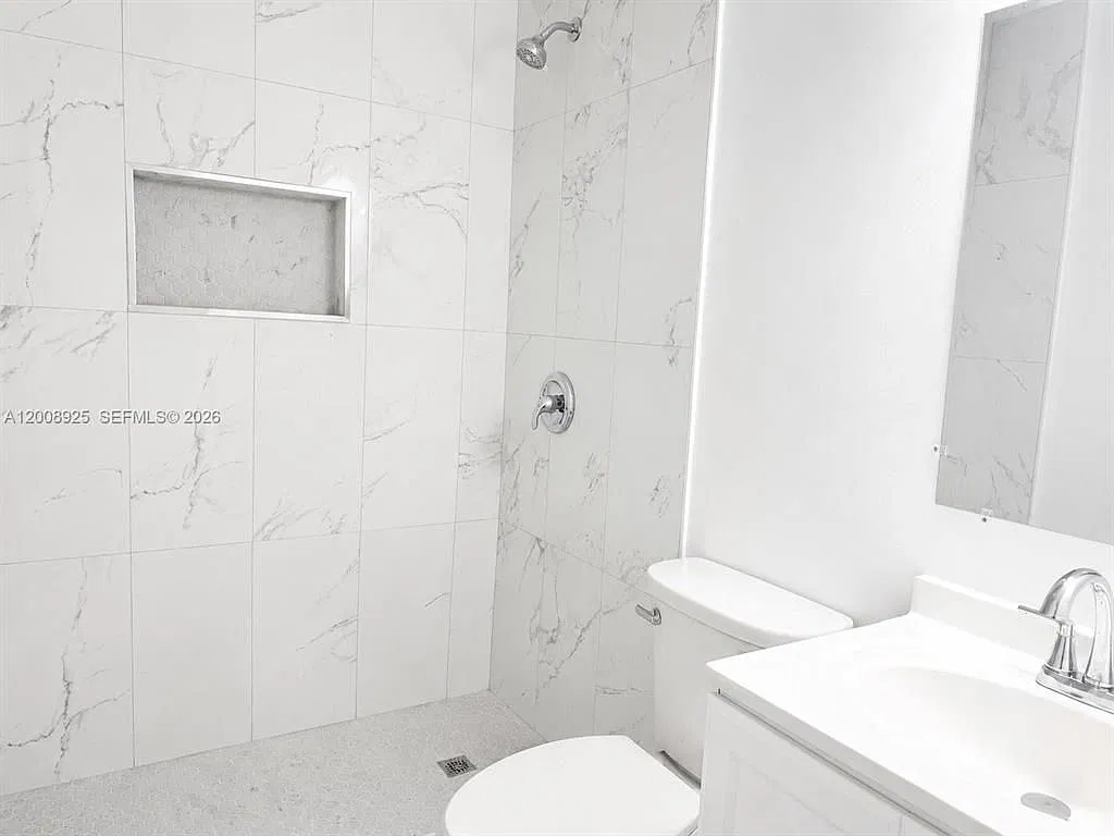 3 bed, 2.0 bath, 1247 sqft, $2,950 — Photo 3