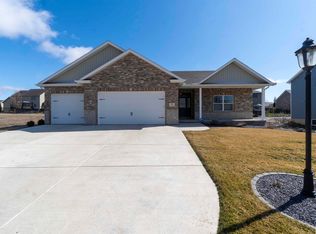 104 Samuel Ct, Washington, IL 61571