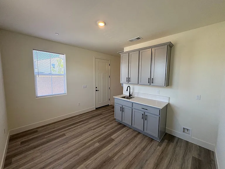 4005 W Babcock Ave — Photo 8