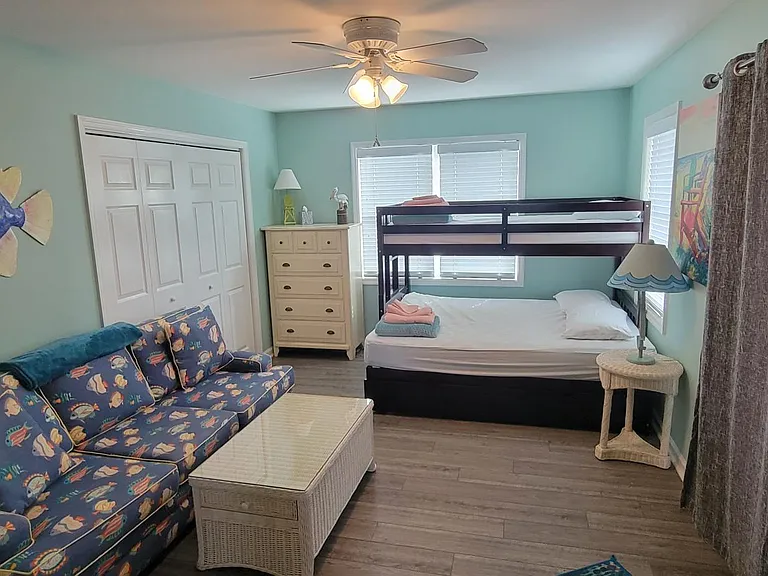 110 S High Point Ave — Photo 32