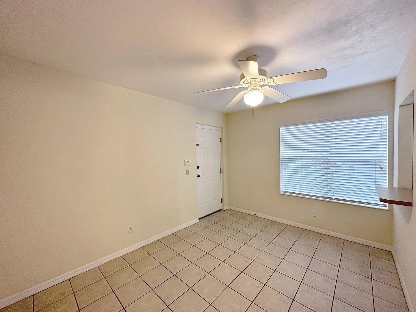 Bella Vista H - Perfect 1 Bedroom, 1 Bathroom Apartment in Sorority Row — Photo 3
