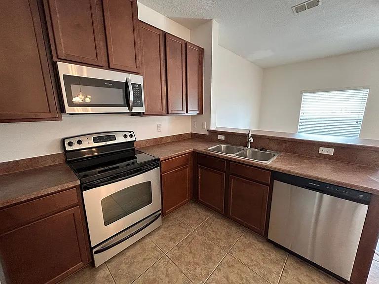 2700 Revolution St #103 — Photo 16