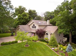 28035 230th St, Le Claire, IA 52753