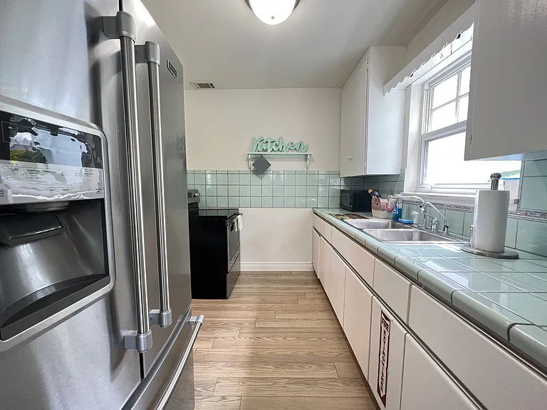 819 SW 9th Ter — Photo 8