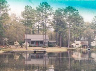 31 Anglewood Ln, Camden, SC 29020