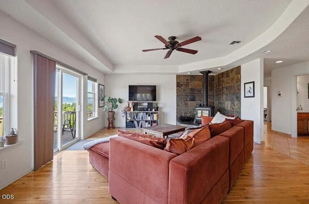 3 bed, 2.5 bath, 2228 sqft, $2,800 — Photo 4