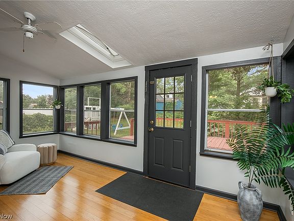 5th image of 9786 Hocking St NW
