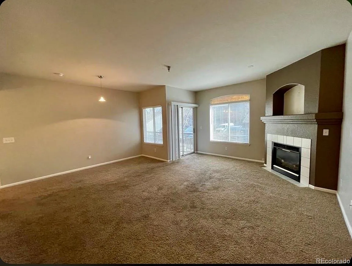 2 bed, 2.0 bath, 1218 sqft, $1,895 — Photo 4