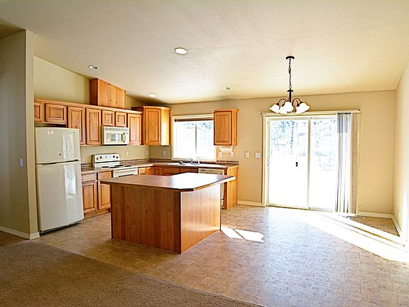 3rd image of 662 Koski Dr