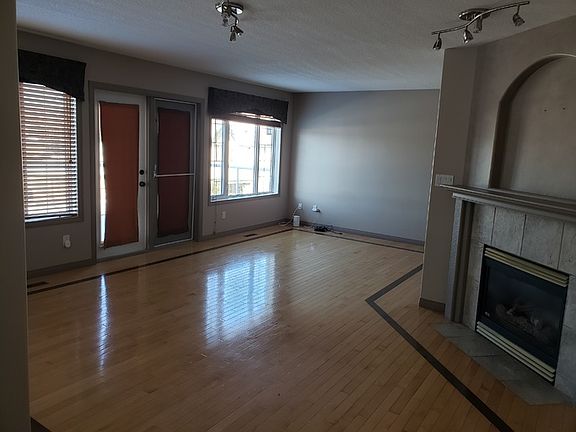 2nd image of 113 N Parker Pl