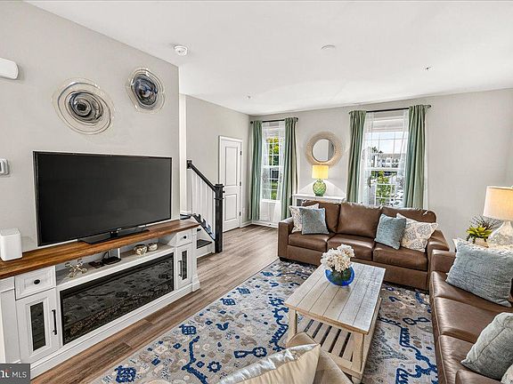 2nd image of 115 Spring Bank Way