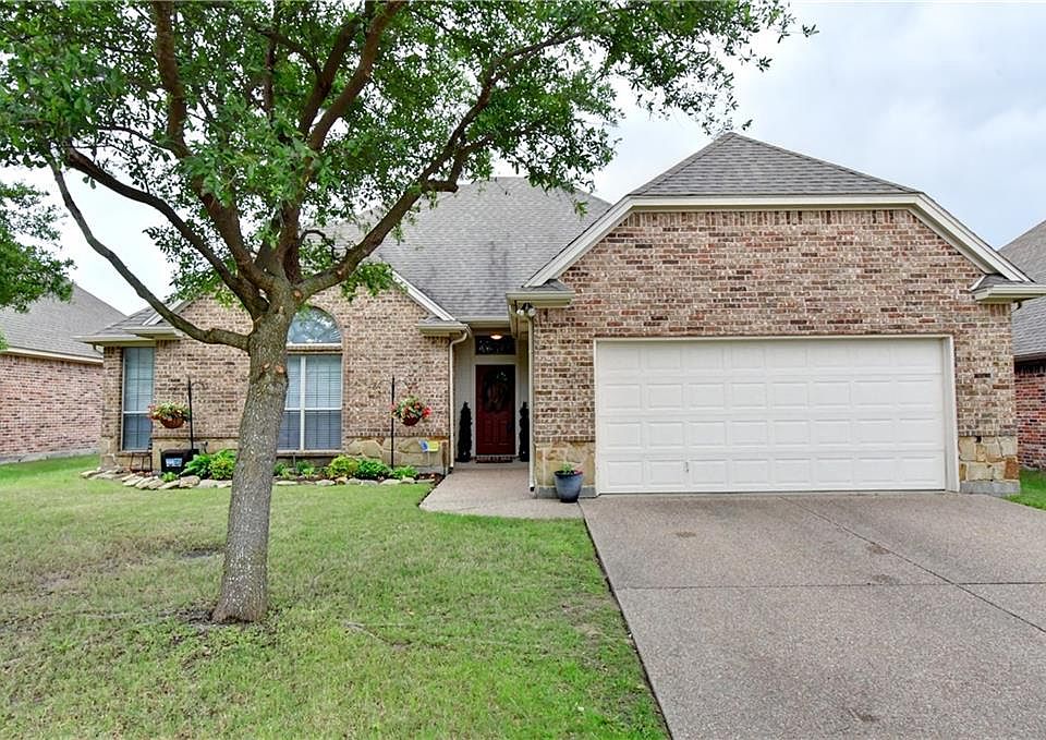 1st image of 133 Castle Pines Dr