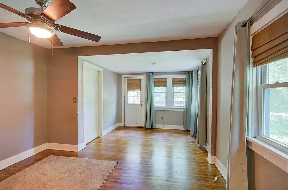 227 Sherman CT — Photo 3
