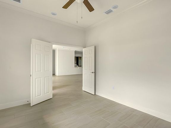 3rd image of 7107 E Village Sq