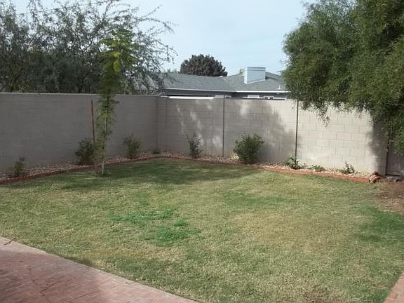 5th image of 1630 W Wilshire Dr