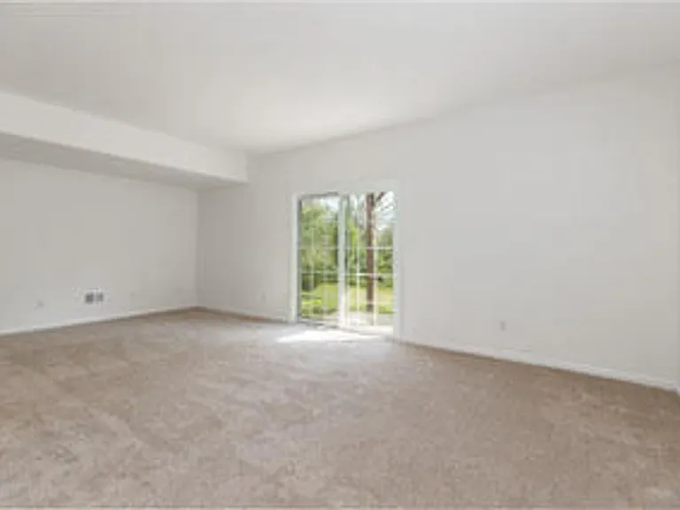 113 Pumpkin Patch Ln — Photo 3