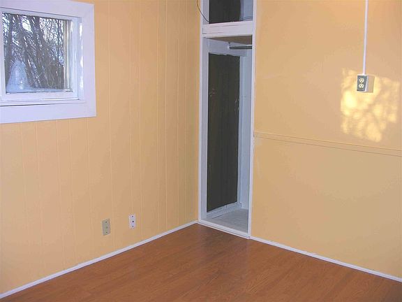 4th image of 719 Flint St
