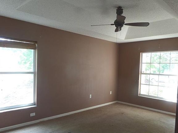 5th image of 1601 W Akron Dr