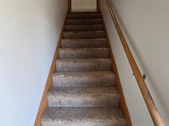 4th image of 1644 1st Ave NE #2