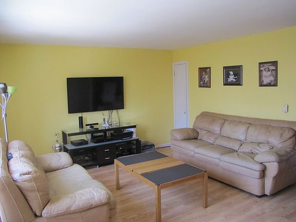 2nd image of 1450 Plymouth Pl