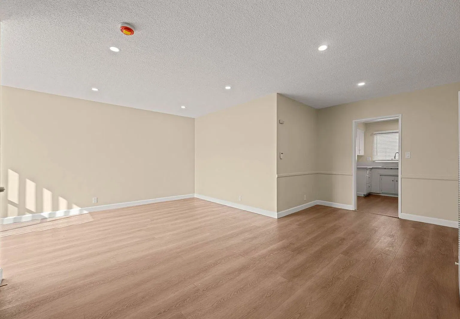 1 bed, 1.0 bath, 725 sqft, $1,795 — Photo 1