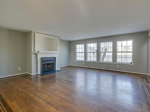 4th image of 206 Briarcotes Cir